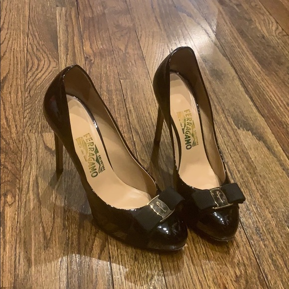 Ferragamo Pump - Picture 1 of 2